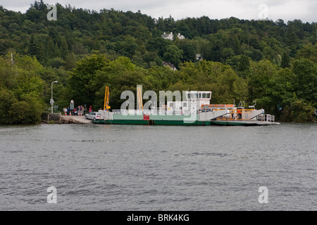 Die Autofähre "Stockente" Kreuzung Lake Windermere im Lake District, Cumbria Stockfoto