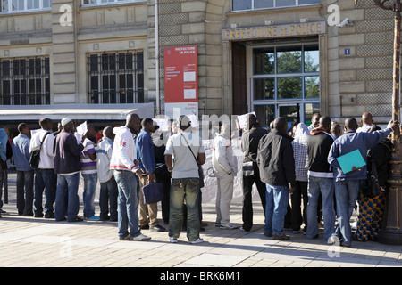 Afrikanische illegale Einwanderer, demonstrieren vor der Präfektur in Paris Stockfoto