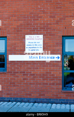 Haupteingang melden keine Raucher-Krankenhaus Stockfoto