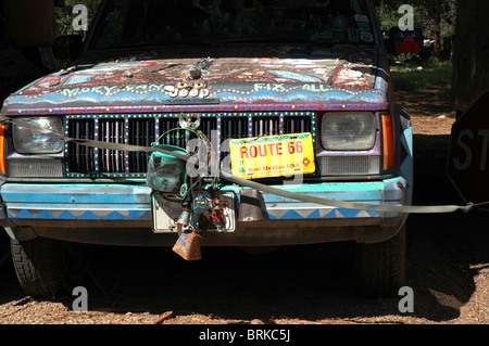 Art Car von Ross Ward im Tinkertown Museum befindet sich entlang des Weges Türkis, Sandia Park, NM. (Eigenschaft freigegeben) Stockfoto