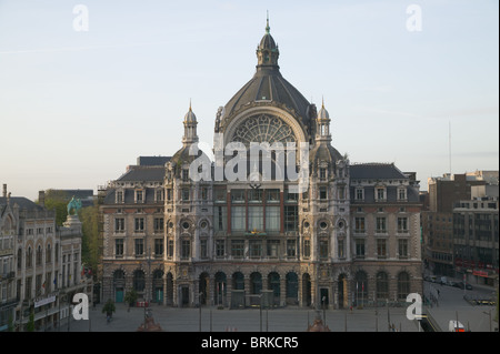 Antwerpen Hauptbahnhof und Koningin Astridplein, Antwerpen, Belgien Stockfoto