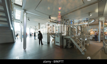 Köln - die Lindt Schokolade Museum und arbeiten Fabrik Tour auf der alten Kai-Insel - Produktionsraum Stockfoto