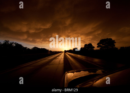 Eine POV Schuss aus einem fahrenden Auto auf die Interstate 80 in Nebraska, 24. Mai 2010 Stockfoto