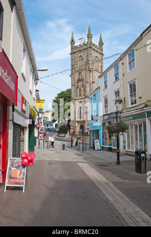 Der Markt Stadt von St Austell, Cornwall. Blick vom Vorderstraße mit Blick auf die Holy Trinity Church Stockfoto