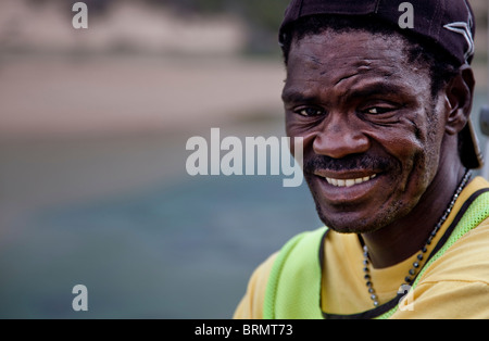 Porträt eines lächelnden afrikanischen Mannes Stockfoto