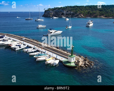 ESP Spanien Balearen Mallorca el Mago Bucht Port Harbou Boot Wasser Meer himmelblauen Wolke idyllischen Idylle Sonnenschiff Sommer Stockfoto