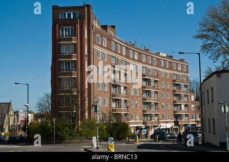 dh Art Deco Apartment CLIFTON VILLAGE BRISTOL ENGLAND Hochhaus Turm Block Wohnungen Backsteingebäude Gehäuse uk Häuser Straße Eigentum Stockfoto