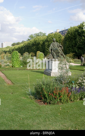 Statue von Leclerc de Buffon von Jean Carlus, Jardins de Plantes, Paris Stockfoto