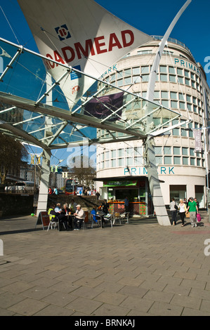 Dh Broadmead Shopping Center CITY BRISTOL Shopper zeichen Primark store England Geschäfte Stockfoto