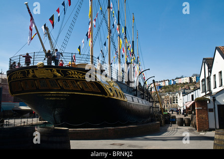 dh SS Großbritannien BRISTOL DOCKS BRISTOL Brunels SS Großbritannien Museum Hafenlager und Touristen Schiff Stockfoto