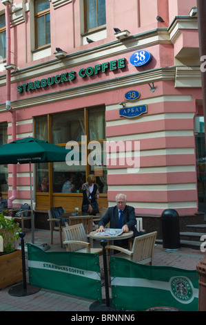 Starbucks-Café-Filiale Arbat Straße Moskau Russland Mitteleuropa Stockfoto