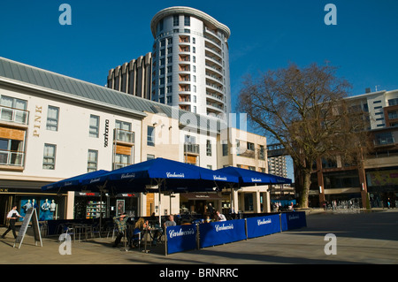 dh Cabot Zentrum Stadt BRISTOL Cabot Circus Turm Alfresco Café Carluccios Restaurant Quäker Frairs Stockfoto