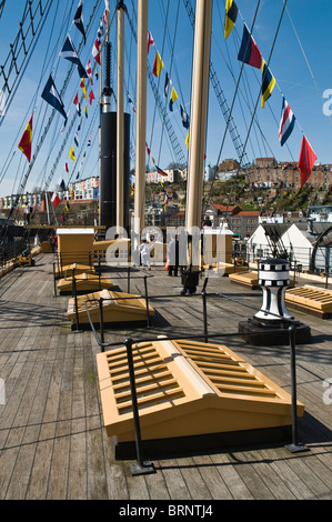 dh SS Great Britain BRISTOL DOCKS BRISTOL SS Great Britain Schiffe Deck Rigg Masten Touristen Stockfoto