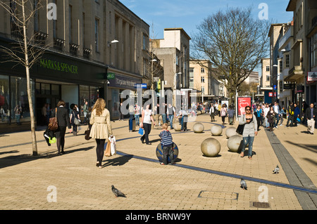 Dh Broadmead Stadt Bristol Bristol Broadmead Shopping Centre Fussgängerzone Fußgängerzone de Stadt street scene Stockfoto