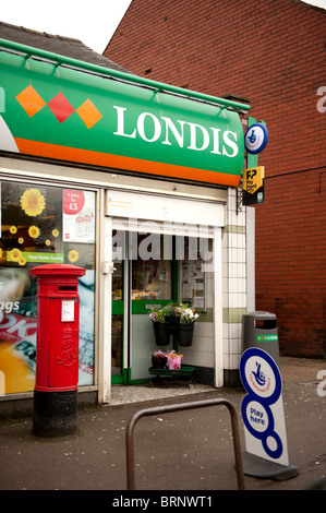 Londis Lebensmittelhändler Shop und National Lottery Zeichen Stockfoto