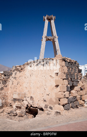 erhaltene hölzerne Türme in der Nähe von Marina Rubicon in Playa Blanca, Lanzarote Stockfoto