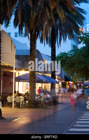 Ansicht des Stores in Lincoln Road Mall, ein sehr beliebtes Touristenziel in Miami. Stockfoto