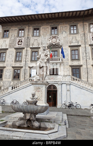 Der Palazzo della Carovana Gebäude an der Scuola Normale Superiore di Pisa die Piazza dei Cavalieri, Pisa, Italien Stockfoto