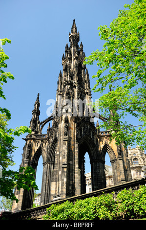 Scott Monument in den Princes Street Gardens, Edinburgh, Schottland Stockfoto