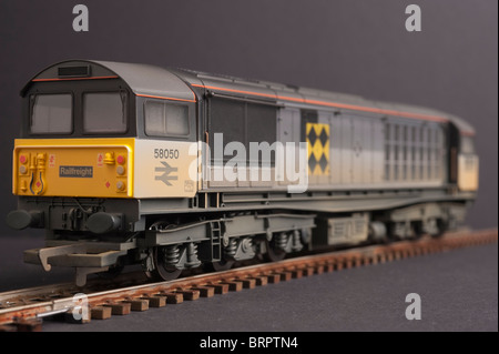 Klasse 58 Co Co Diesel Lok, BR Railfreight Sektor Livree logo Stockfoto