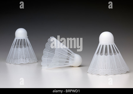 Drei weiße Kunststoff Federbälle Stockfoto