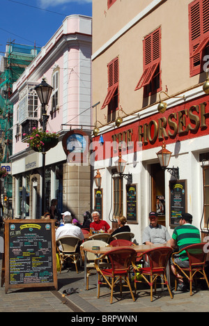 Der Horseshoe Pub in Main Street, Gibraltar, Großbritannien, Westeuropa. Stockfoto