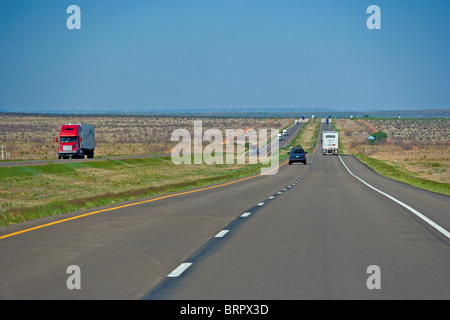 Vierspurige Autobahn zwischen Texas und New Mexico. Route 66. USA Stockfoto