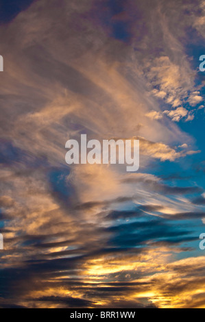 Cirruswolken bei Sonnenuntergang Stockfoto