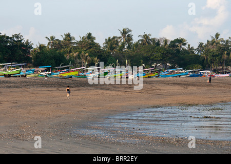 Frühmorgens am Strand von Kuta, Bali Stockfoto