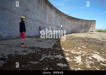 Sound spiegelt auf Denge auf das Marschland in der Nähe von Dungeness, Kent, Großbritannien. Stockfoto