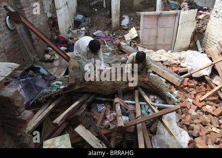 Opfer der schweren Überschwemmungen in Pakistan (2010) Stockfoto