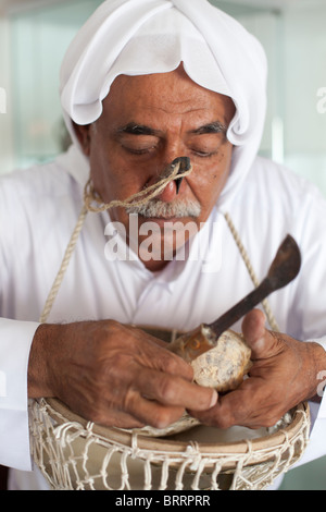 Neuerstellung Perle Tauchen in Bu Khalaf Coffee Shop im Besitz von Abdulla Khalifa, Bezirk Muharraq, Bahrain Stockfoto