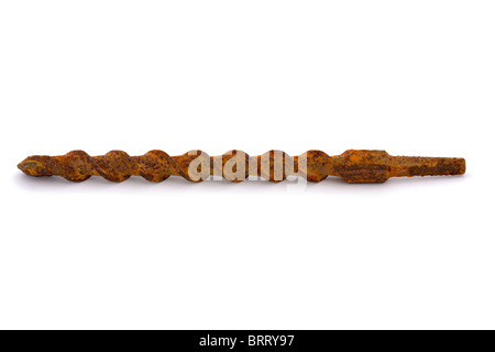 rostige Bohrer auf weißem Hintergrund Stockfoto