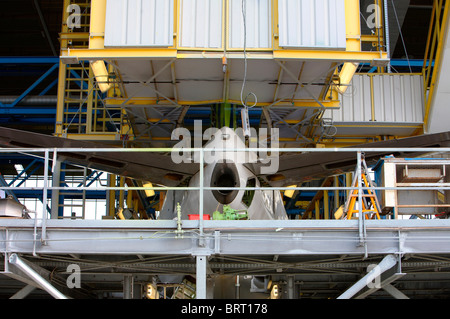 Wartung von Lufthansa Boeing 737 der Lufthansa Technik AG in Berlin-Schönefeld Flughafen, Berlin, Deutschland, Europa Stockfoto