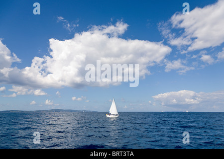 Yachten, Segeln von Paxos, Griechenland Stockfoto