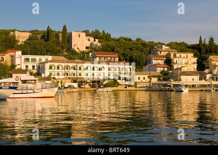 Hafen von Kassiopi, Korfu, Griechenland Stockfoto