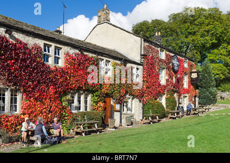 Die Lister Arms Hotel und Pub, Malham, Wharfedale, Yorkshire Dales, England, UK Stockfoto