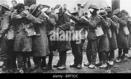 ERSTEN Weltkrieg britische 55. (West Lancashire) Division Truppen geblendet von Tränengas in Schlacht von pondeuse, Belgien, 10. April 1918 Stockfoto