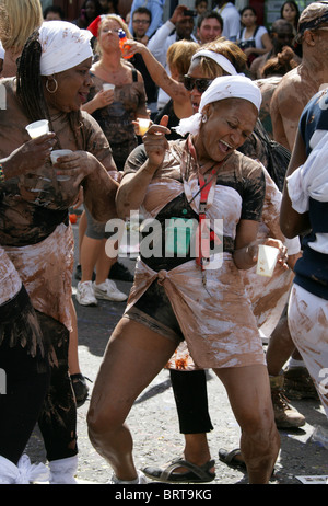 Tänzerinnen auf der Nottinghill Carnival 2010 Stockfoto