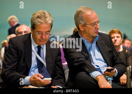 Paolo Gentiloni und Walter Veltroni, nationale Treffen Partito Democratico, Busto Arsizio, Italien Stockfoto