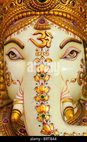 Hindu Elefantengott, Lord Ganesha. Reich verzierte Marmor statue. Indien Stockfoto