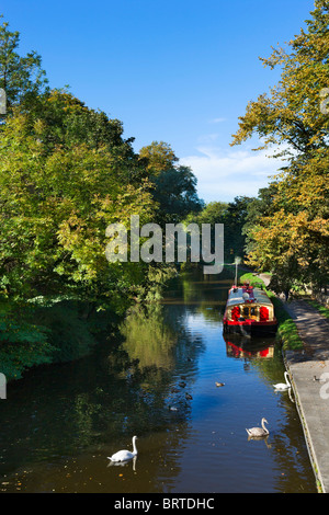 Leeds und Liverpool Canal, Saltaire, in der Nähe von Bradford, West Yorkshire, England, UK Stockfoto