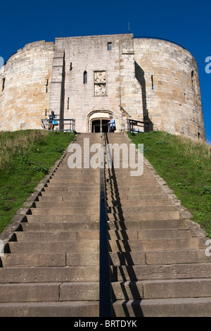 Stufen hinauf auf Clifford es Tower in York Stockfoto