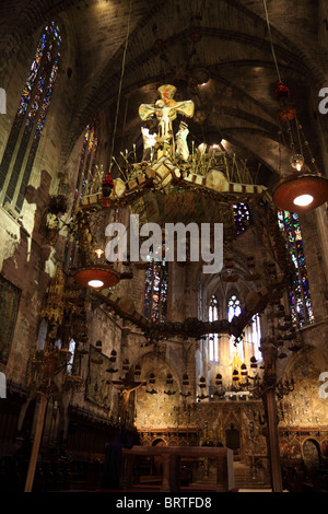 Antoni Gaudi-Altar im Inneren der Kathedrale von Palma Stockfoto