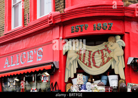 Alices Antiquitäten Shop auf Portobello Road, Notting Hill, London, England, UK Stockfoto