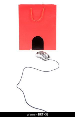 Isolierte Einkaufstasche und Computer-Maus, Konzept des e-Commerce Stockfoto