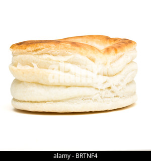 abstrakte leere Blätterteig Vol au Vent Fällen isoliert auf weiss. Stockfoto