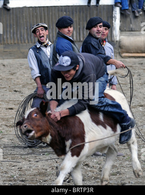 Szenen von Rodeo während der Feier in einer ländlichen Gemeinde südlich von Cochrane in Patagonien, Südchile. Stockfoto