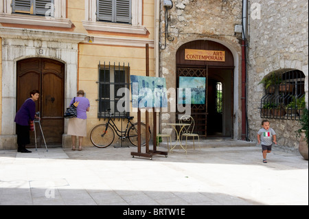 Vence ist nur im inland an der Cote d ' Azur und ein Paradies für Künstler in der Provence, hier ein Studio innerhalb der alten Mauern der Stadt Stockfoto