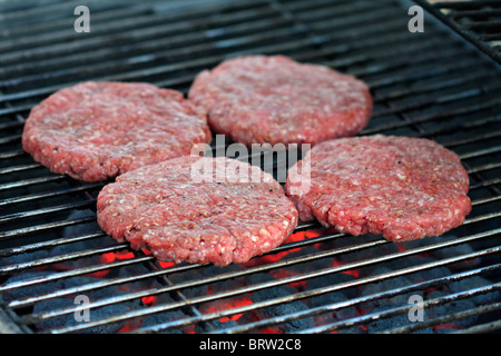 Frikadellen, Kochen auf dem grill Stockfoto